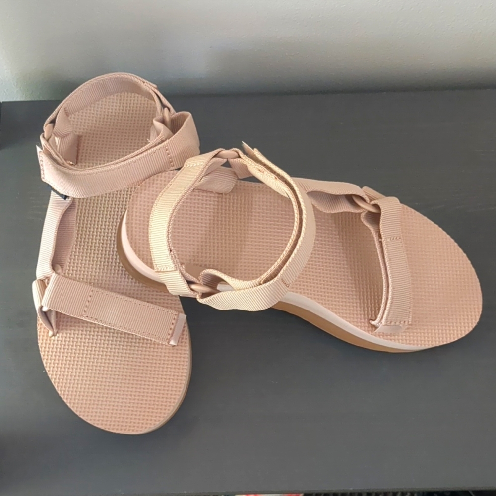 Teva Flatform Universal Sandals - US 7 /EU 38 / UK 5 In Sand Dune